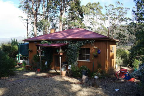Classic Cottages Port Arthur - Sunshine Coast Guide 4
