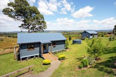 Outlook Hill Pavilion Suites & Spa Cottages - Sunshine Coast Guide 5