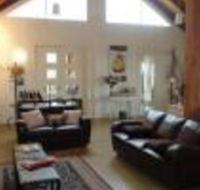 Outlook Hill Pavilion suites  Spa Cottages - Sunshine Coast Guide