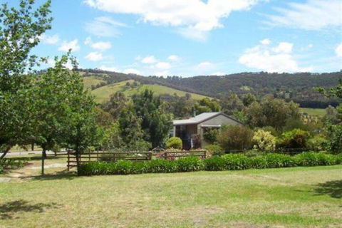 Yarra Glen Bed & Breakfast - Sunshine Coast Guide 4
