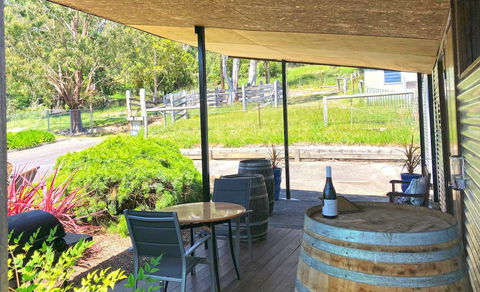 Valley Farm Vineyard Cottages - Sunshine Coast Guide 1
