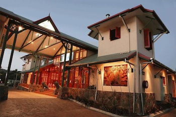 Tinaroo Lake Resort - Sunshine Coast Guide 4