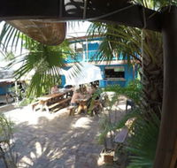 Cool Bananas Backpackers - Sunshine Coast Guide
