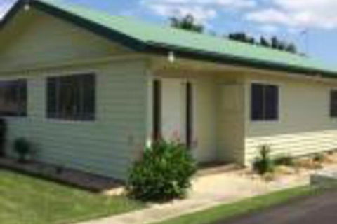 Pinestumps Holiday Home - Sunshine Coast Guide 0