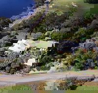 Donalea Bed  Breakfast - Sunshine Coast Guide