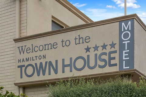 Hamilton Town House Motel - Sunshine Coast Guide 3
