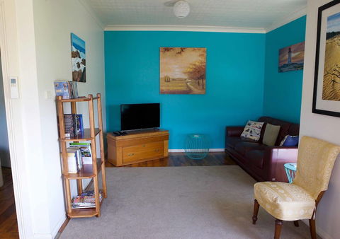 The Spotted Salmon Cottage - Sunshine Coast Guide 0