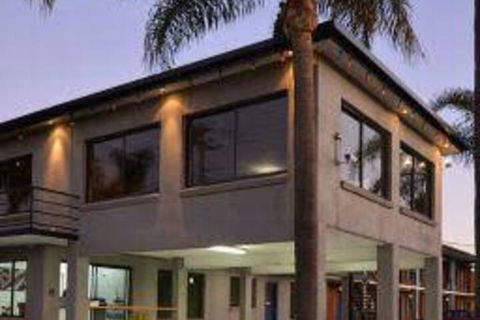 Bayside Motel - Sunshine Coast Guide 4
