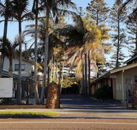 El Lago Waters Tourist Park - Sunshine Coast Guide