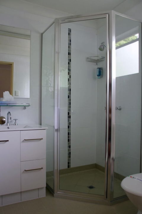 Cedar Lodge Motel Townsville - Sunshine Coast Guide 6