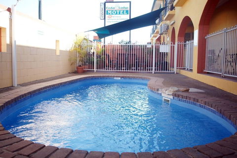 Cedar Lodge Motel Townsville - Sunshine Coast Guide 3
