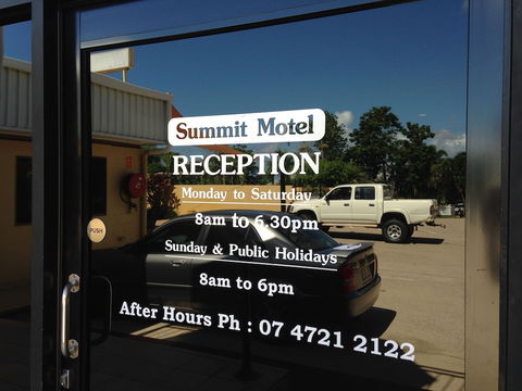 Summit Motel - Sunshine Coast Guide 3