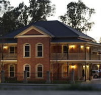 Carlyle Suites  Apartments - Sunshine Coast Guide