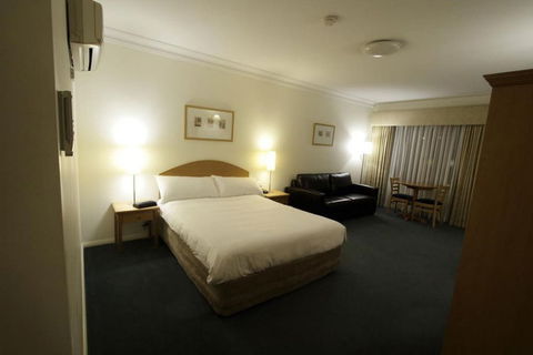 Carlyle Suites & Apartments - Sunshine Coast Guide 7