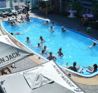 Youth Shack Backpackers - Hostel - Sunshine Coast Guide