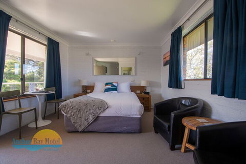 Anchor Bay Motel - Sunshine Coast Guide 6