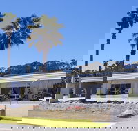 Dog Rock Motel - Sunshine Coast Guide