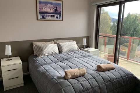 Aalberg Chalet - Sunshine Coast Guide 6