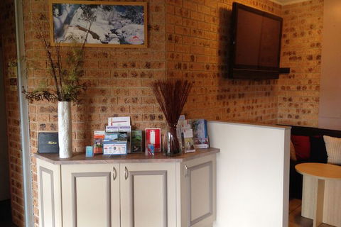 Aalberg Chalet - Sunshine Coast Guide 1