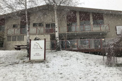 Aalberg Chalet - Sunshine Coast Guide 0