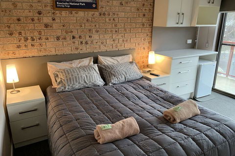 Aalberg Chalet - Sunshine Coast Guide 4