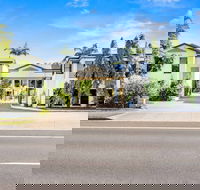 Coral Cay Resort - Sunshine Coast Guide