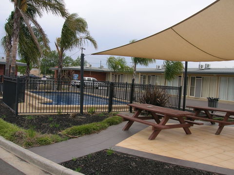 Overlander Hotel Shepparton - Sunshine Coast Guide 1