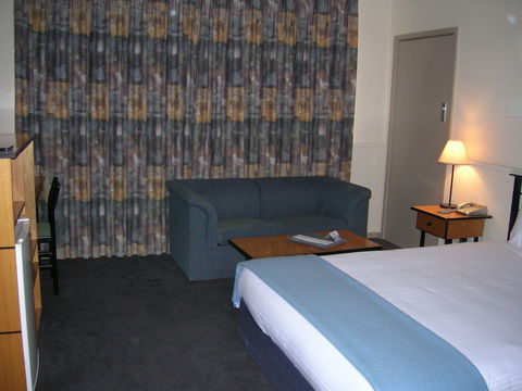 Overlander Hotel Shepparton - Sunshine Coast Guide 4
