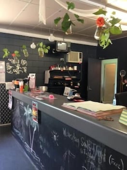 Adventurers Resort - Hostel - Sunshine Coast Guide 6