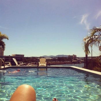 Adventurers Resort - Hostel - Sunshine Coast Guide 2