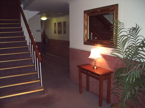 Lindy Lodge Motel - Sunshine Coast Guide 0