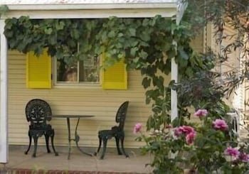 Amy's House - Sunshine Coast Guide 1