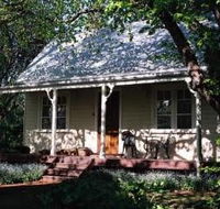 Elm Wood Cottages - Sunshine Coast Guide