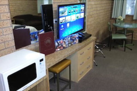 Three Ways Motel - Sunshine Coast Guide 5