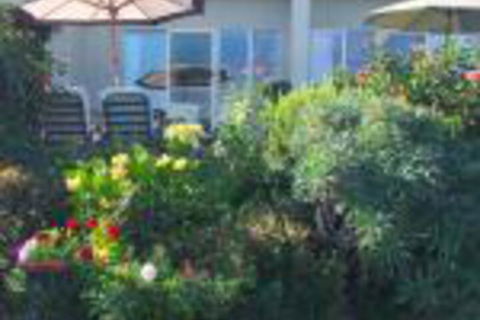 Inlet Views Holiday Lodge Motel - Sunshine Coast Guide 0