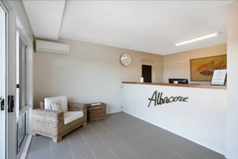 Albacore Apartments - Sunshine Coast Guide 1