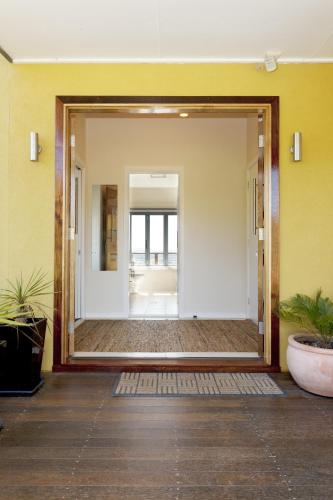 Sanctuary Hill Retreat - Sunshine Coast Guide 5
