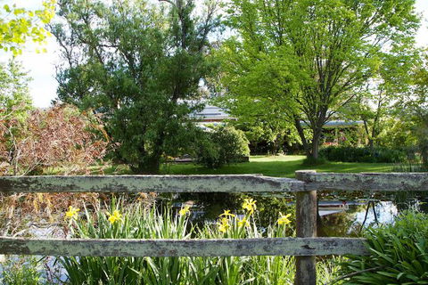 Holly Lane Mews - Sunshine Coast Guide 2