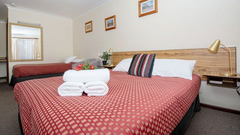 Aalbany Motel - Sunshine Coast Guide 3