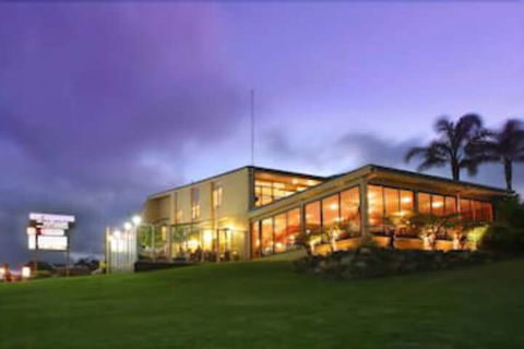 Whale Motor Inn And Restaurant - Sunshine Coast Guide 0