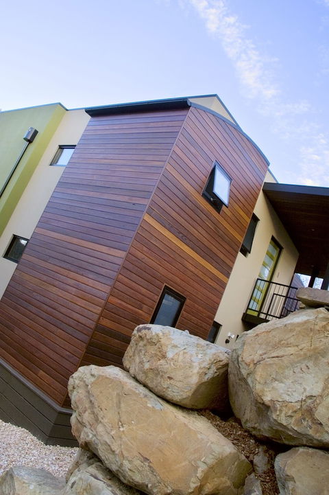 Saltus Luxury Accommodation - Sunshine Coast Guide 0