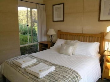 Big Brook Cottages - Sunshine Coast Guide 1