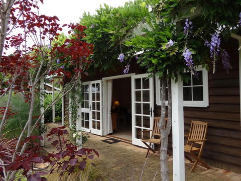 Big Brook Cottages - Sunshine Coast Guide 0