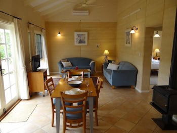 Big Brook Cottages - Sunshine Coast Guide 3