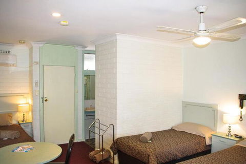 Ventura Motel - Sunshine Coast Guide 2