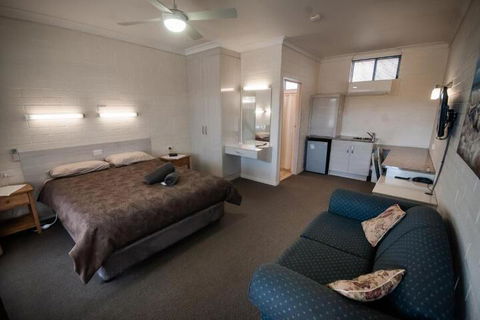 Ventura Motel - Sunshine Coast Guide 4