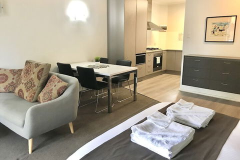 Adelaide Dresscircle Apartments Archer Street - Sunshine Coast Guide 7