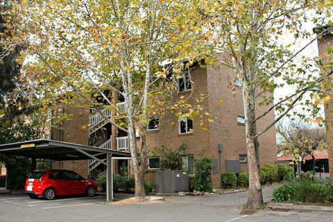 Adelaide Dresscircle Apartments Archer Street - Sunshine Coast Guide 2