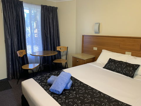Anchor Belle Motel - Sunshine Coast Guide 5