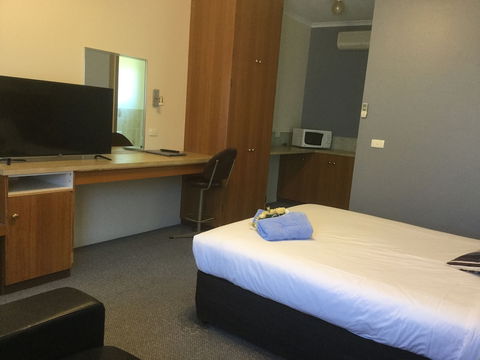 Anchor Belle Motel - Sunshine Coast Guide 2
